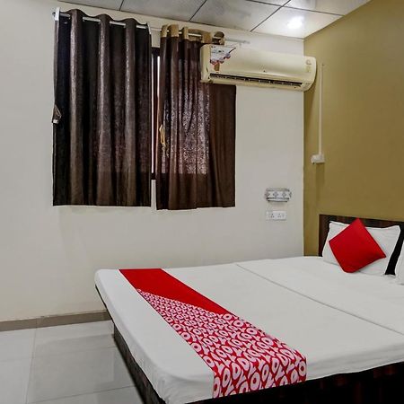 Oyo Flagship Sai Satyam Lodge Pune Luaran gambar
